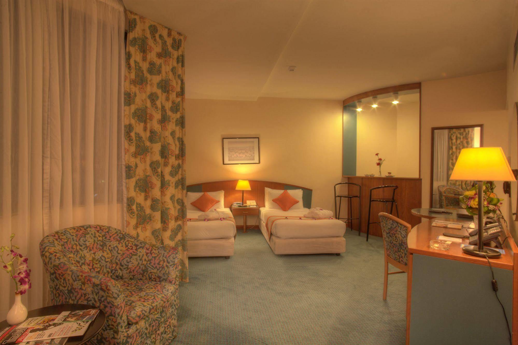 Al Diar Dana Hotel 2*
